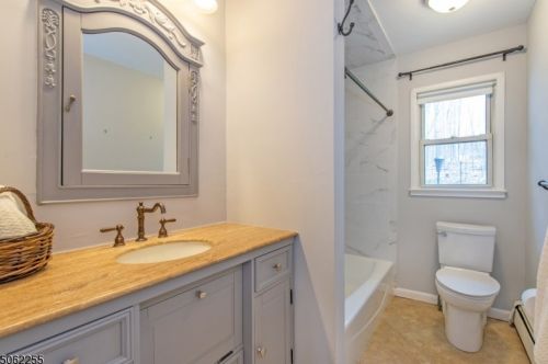 8 Budd Lk Hts Rd, Mount Olive NJ 07828-1102 exterior