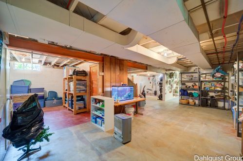 806 Moulton Ave, Meskegon MI 49445-2921 exterior