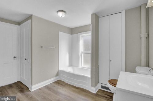 5 Boundary Ave, Hanover PA 17331-3906 exterior