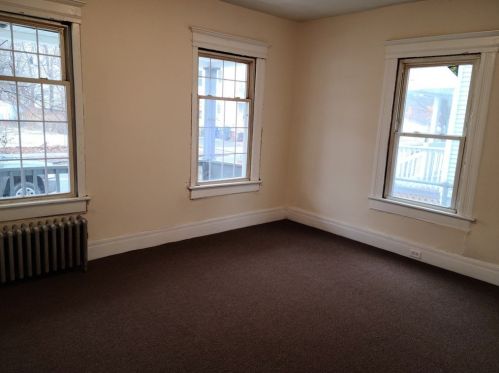 613 Un St, Springfield MA 01109-4230 exterior