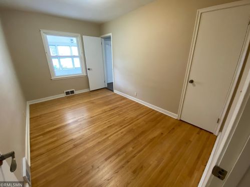 1629 Hazel St, Saint Paul MN 55119-4231 exterior