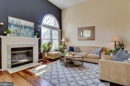 7041 Chesley Search Way, Alexandria VA 22315-4754 exterior