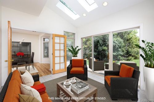 301 Fairways Ln, Lyndon Twp MI 48118-2130 exterior