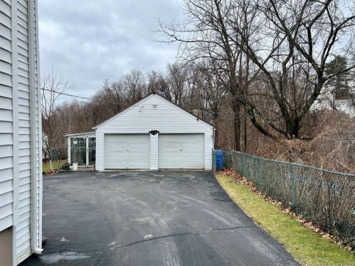 76 Derby St, New Britain, CT 06053-3116