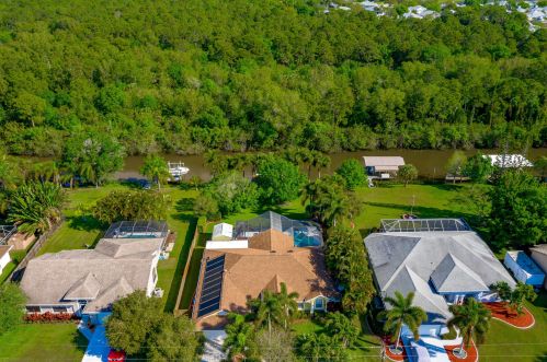 139 Royce Ave, Fort Pierce FL 34983-1238 exterior