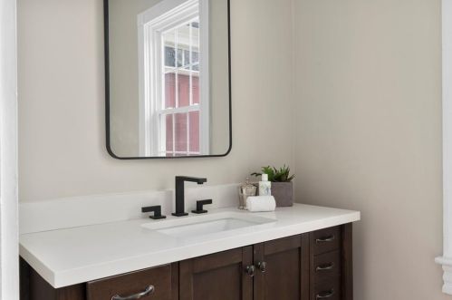 294 Doyle Ave, Providence RI  02906-3355 exterior