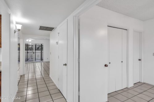 7860 Baker St, Tucson AZ  85710-2360 exterior