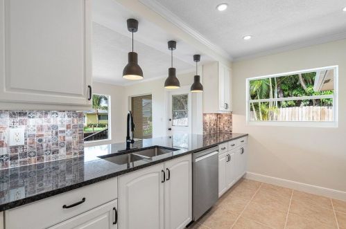 658 Palmetto Park Rd, Boca Raton FL  33486-3560 exterior