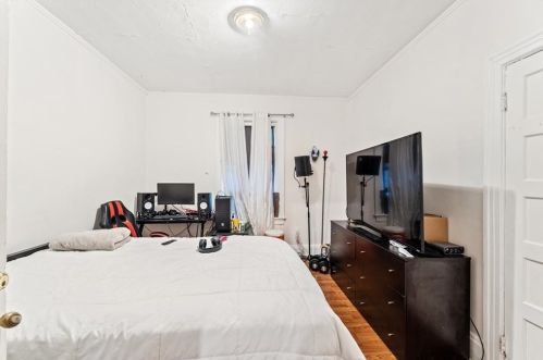 91 Peace St, Providence RI 02907-1550 exterior