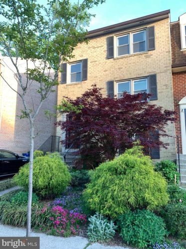 8 Chapman St, Alexandria VA 22301-2501 exterior