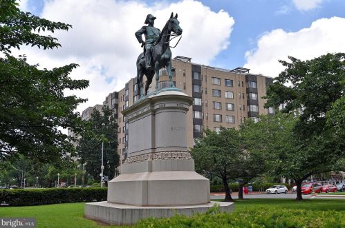 1 Scott Cir, Washington DC 20036-2207 exterior