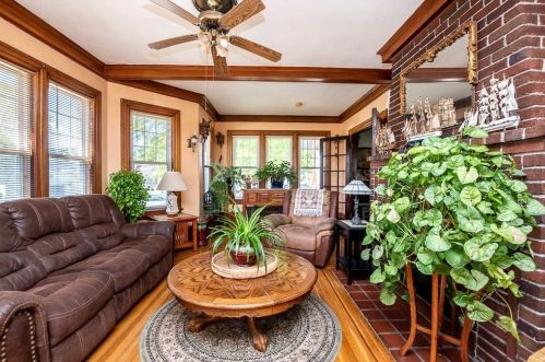 180 Wood Ave, Woonsocket RI 02895-2131 exterior