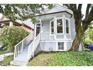 2533 Savier St, Portland, OR 97210-2411