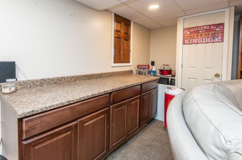 6936 89th St, Milwaukee WI  53224-4702 exterior