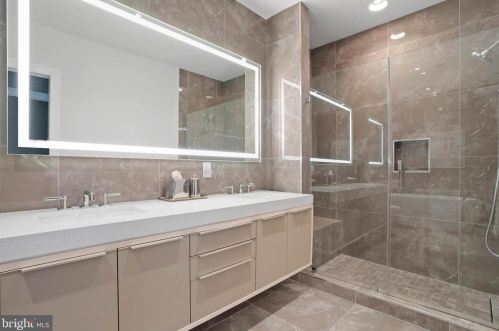 1427 Rhode Island Ave, Washington DC  20005-5402 exterior