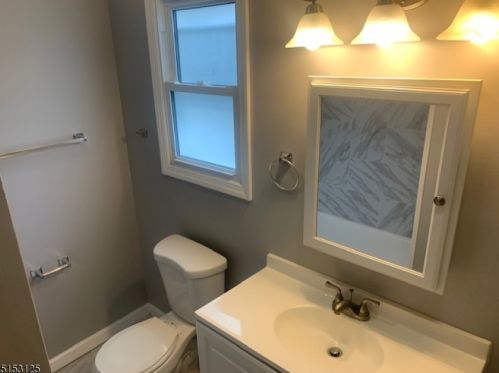 1 Adams Trl, Hopatcong NJ  07843-1202 exterior