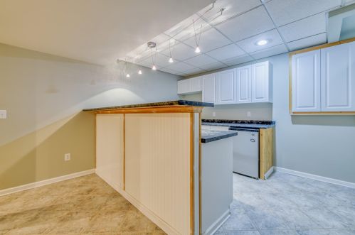 27526 Rolling Pines Ct, Lawton MI 49065-8601 exterior