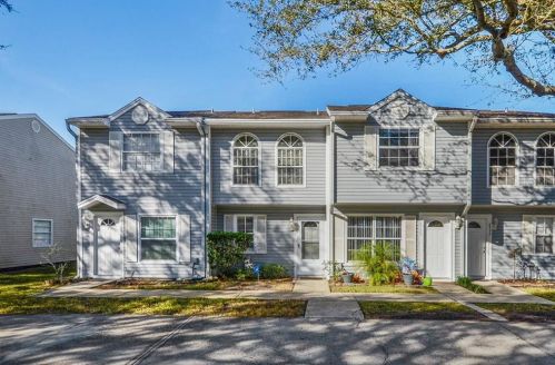 8528 J R Manor Dr, Tampa, FL 33634-1054