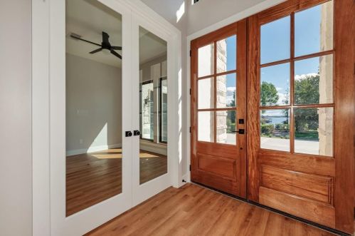 302 Edgewood Dr, Montgomery TX exterior