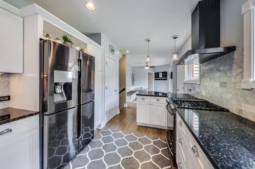 2047 Honore St, Chicago IL  60614-3910 exterior