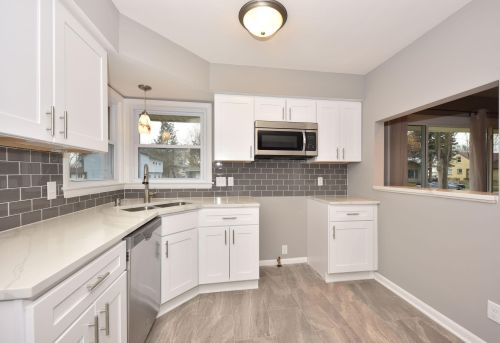 5712 93rd St, Milwaukee, WI 53225-2711