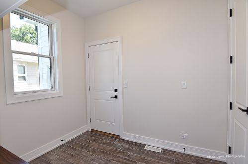 385 Berkley Ave, Elmhurst IL 60126-3167 exterior