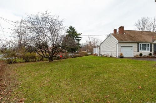 23 Marwood Dr, Poughkeepsie NY exterior