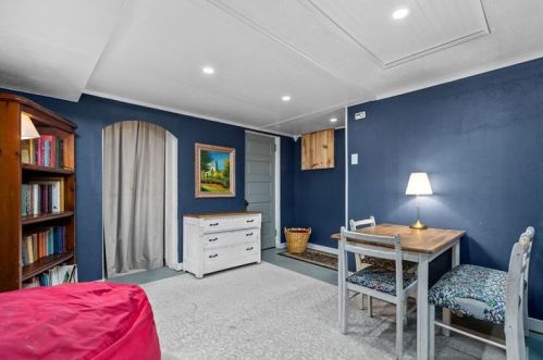 2431 Arlington Ave, Pittsburgh PA 15203-1313 exterior