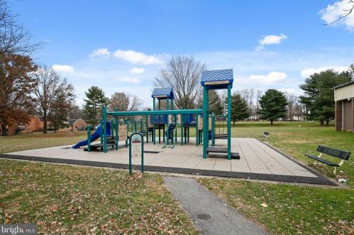 4216 Landgreen St, Rockville MD 20853-2731 exterior