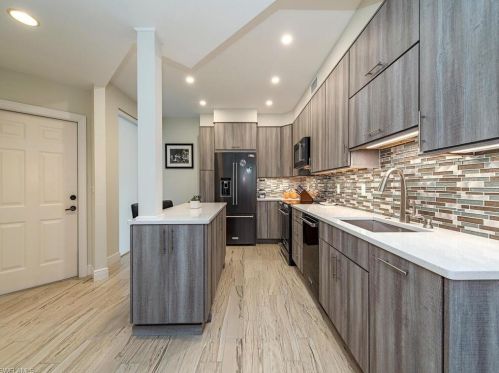 1030 Mainsail Dr, Naples, FL 34114-7820