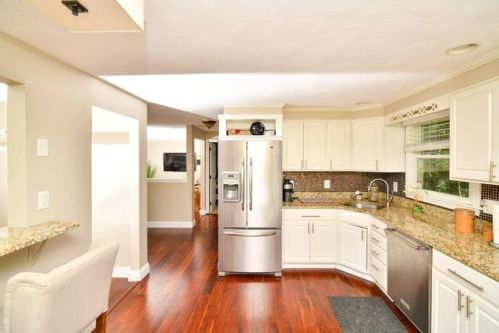 7 Bearhill Rd, Woburn, MA 01801-3659