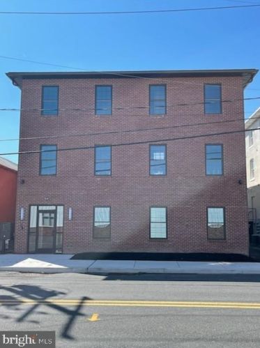 112 Front St, Quakertown, PA 18951-1626