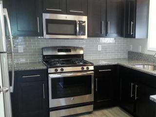 5385 Peachtree Dunwoody Rd, Atlanta GA  30342-2163 exterior