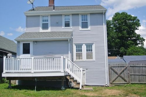 16 Stevens St, Milford CT 06460-7868 exterior
