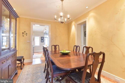 1103 Prince St, Alexandria VA 22314-2934 exterior