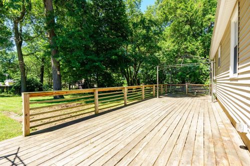 2206 Frst Dr, Kalamazoo MI 49002-6442 exterior