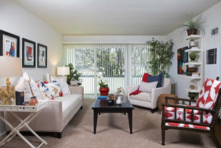 11400 Rochester Ave, Los Angeles CA  90025-2488 exterior