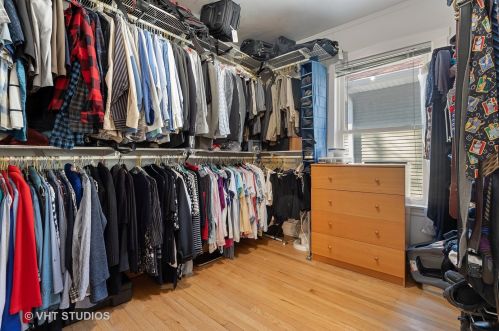 5710 Wilson Ave, Chicago IL 60630-3318 exterior