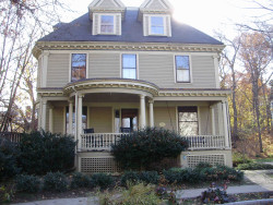 28 Clyde St, Newton, MA 02460-2209