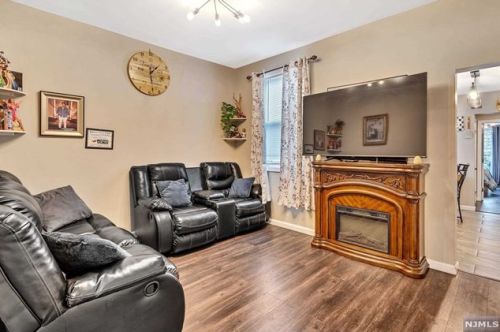 161 St, Union City NJ 07087-5439 exterior