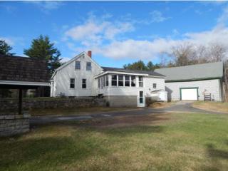 7060 Oak Hill Rd, Concord, NH 03307-0808