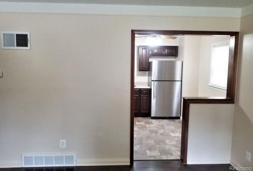 4912 Weddell St, Dearborn Heights MI  48125-3036 exterior