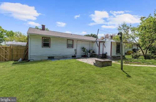 804 Casual Ct, Glen Burnie MD 21061-2105 exterior