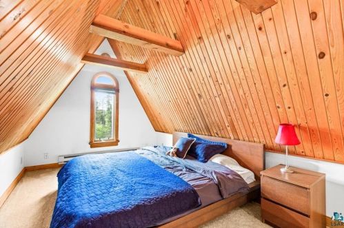 4011 Nelson Rd, Duluth MN 55803-2722 exterior