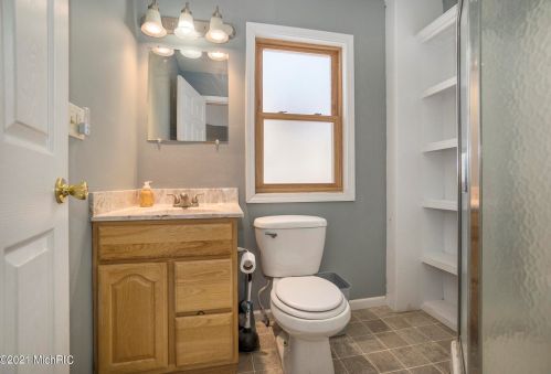 2205 Luella St, Kalamazoo MI 49001-3705 exterior