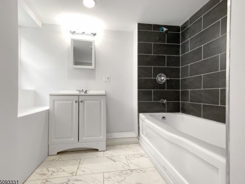 16 Newton Pl, Irvington NJ  07111-1408 exterior