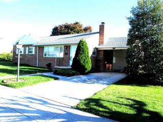 104 Kuhn Dr, Hanover, PA 17331-1112