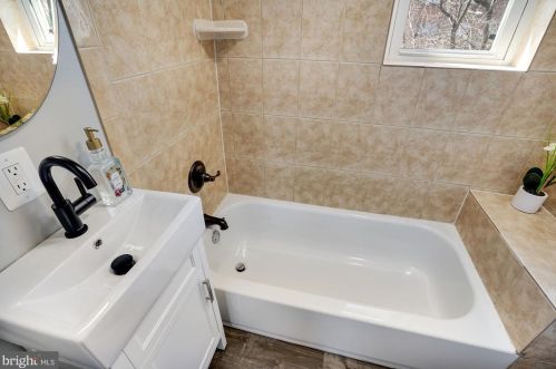 5111 Astor Pl, Washington DC  20019-6444 exterior