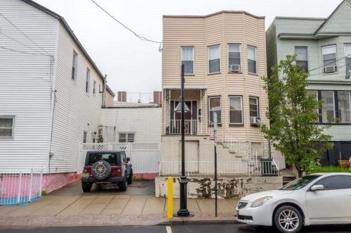 2014 Kerrigan Ave, Union City, NJ 07087-2030