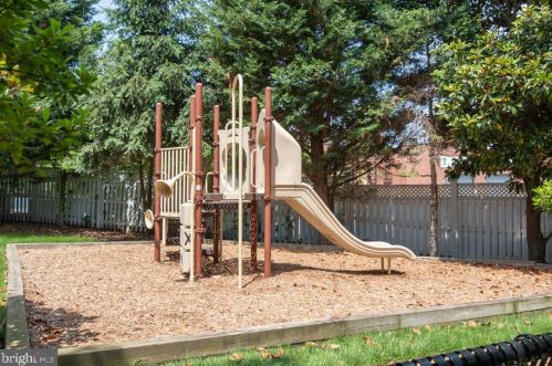 1201 Wilkes St, Alexandria VA 22314-5907 exterior